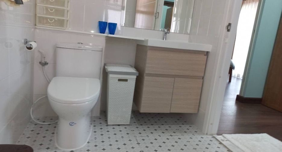 Haus zur Miete mit 3 Zimmer in Bang Lamung, Chonburi