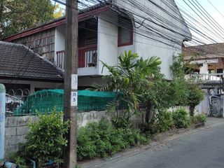 Haus zum Kauf mit 4 Zimmer in Watthana, Bangkok