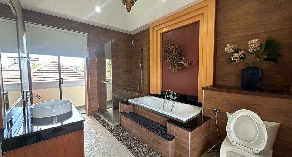 For sale and for rent 6 bedrooms villa in Bang Lamung, Chonburi