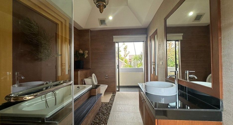 For sale and for rent 6 bedrooms villa in Bang Lamung, Chonburi