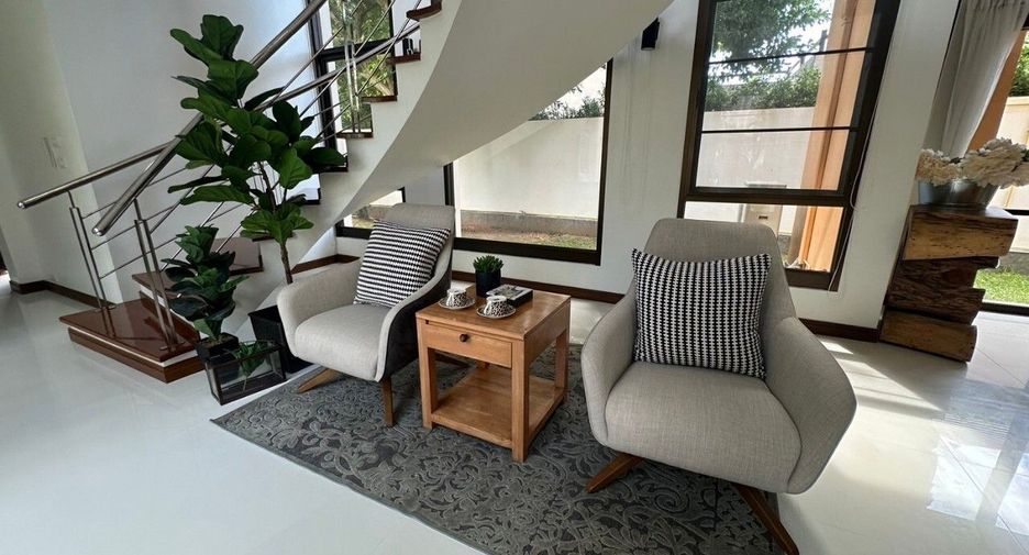 For sale and for rent 6 bedrooms villa in Bang Lamung, Chonburi