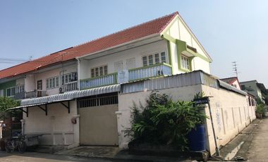 For sale and for rent 4 bedrooms townhouse in Phra Samut Chedi, Samut Prakan