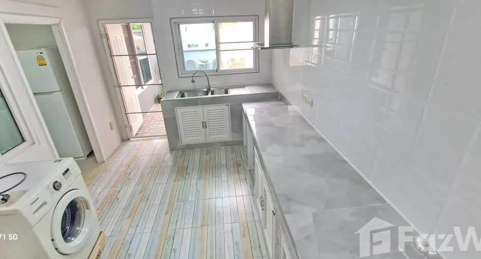For sale 4 bedrooms house in Bang Lamung, Chonburi