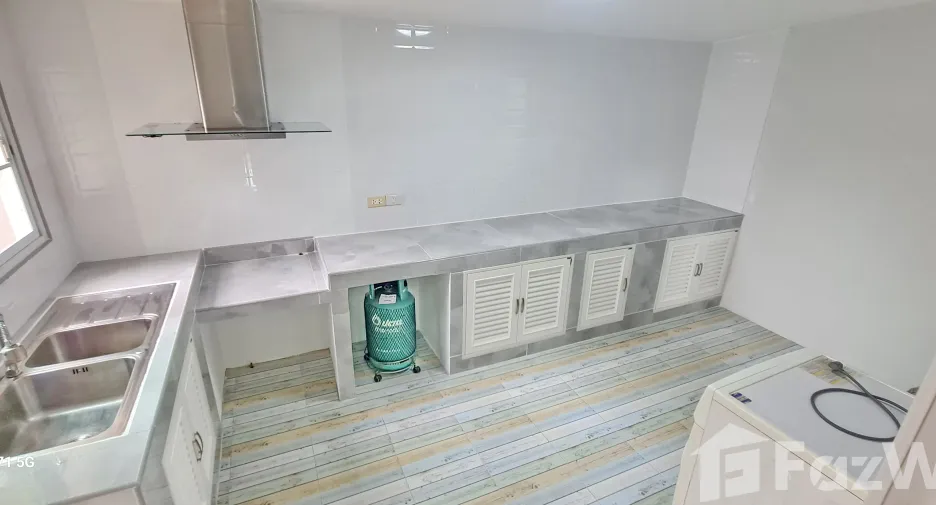 For sale 4 bedrooms house in Bang Lamung, Chonburi