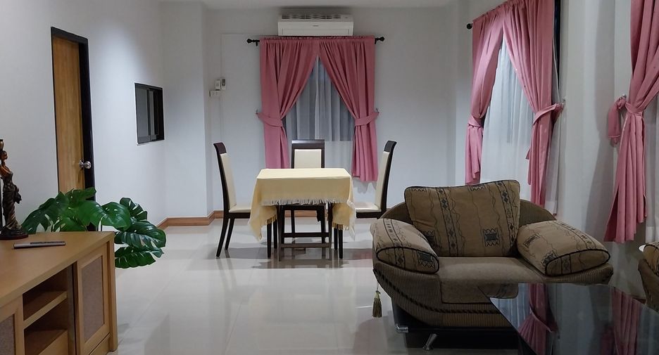 For rent 3 bedrooms house in Si Racha, Chonburi