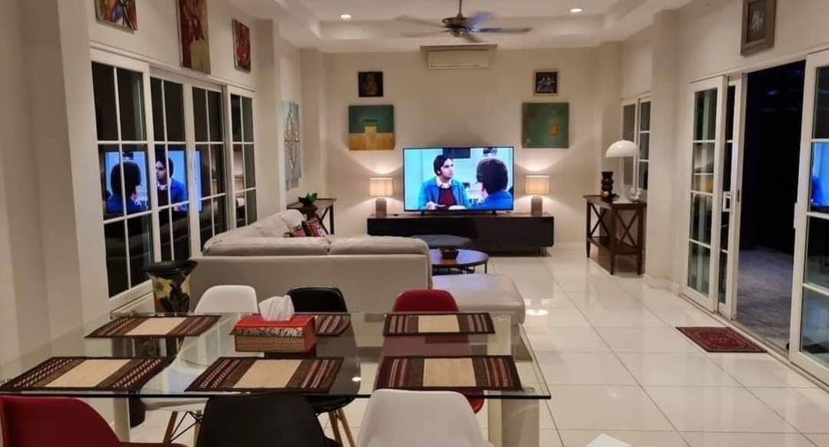 For sale 3 bedrooms villa in Bang Lamung, Chonburi