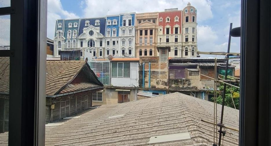 For sale 3 bedrooms house in Pom Prap Sattru Phai, Bangkok