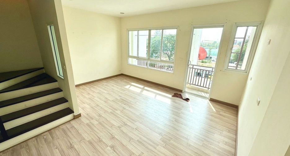 For sale 4 bedrooms house in Lat Phrao, Bangkok