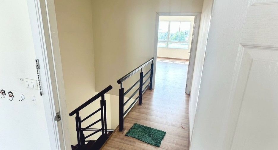 For sale 4 bedrooms house in Lat Phrao, Bangkok