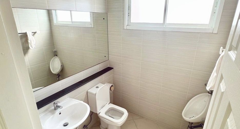 For sale 4 bedrooms house in Lat Phrao, Bangkok