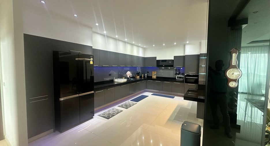 For sale 2 bedrooms condo in Bang Lamung, Chonburi