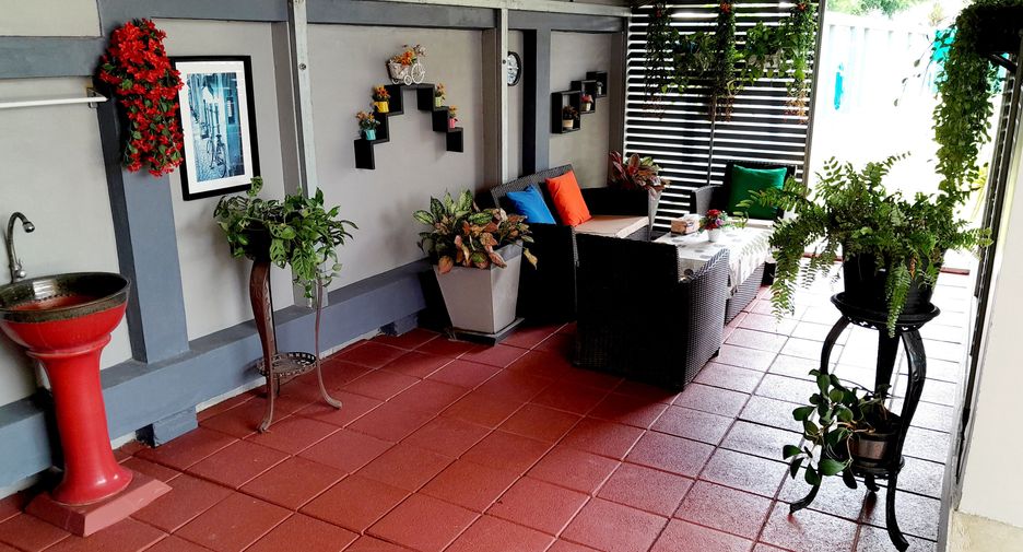For sale 5 bedrooms house in Mueang Nakhon Pathom, Nakhon Pathom