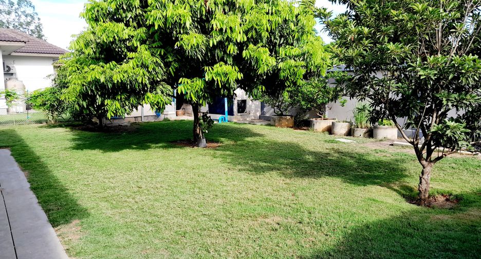 For sale 5 bedrooms house in Mueang Nakhon Pathom, Nakhon Pathom