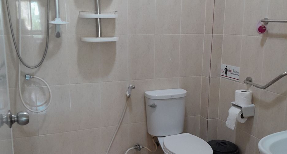 For sale 5 bedrooms house in Mueang Nakhon Pathom, Nakhon Pathom