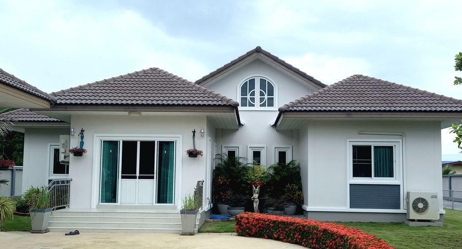 For sale 5 bedrooms house in Mueang Nakhon Pathom, Nakhon Pathom