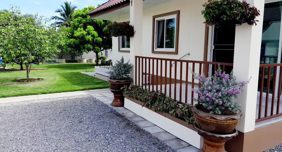 For sale 5 bedrooms house in Mueang Nakhon Pathom, Nakhon Pathom