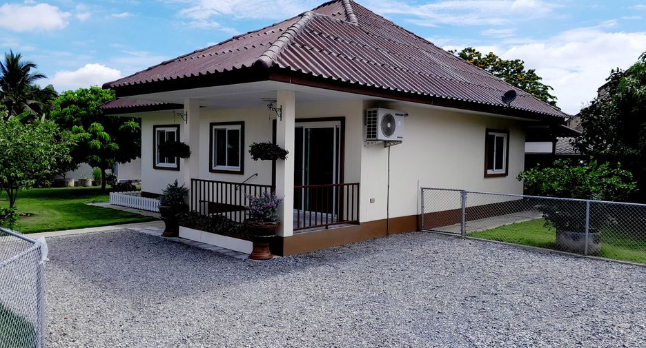 For sale 5 bedrooms house in Mueang Nakhon Pathom, Nakhon Pathom