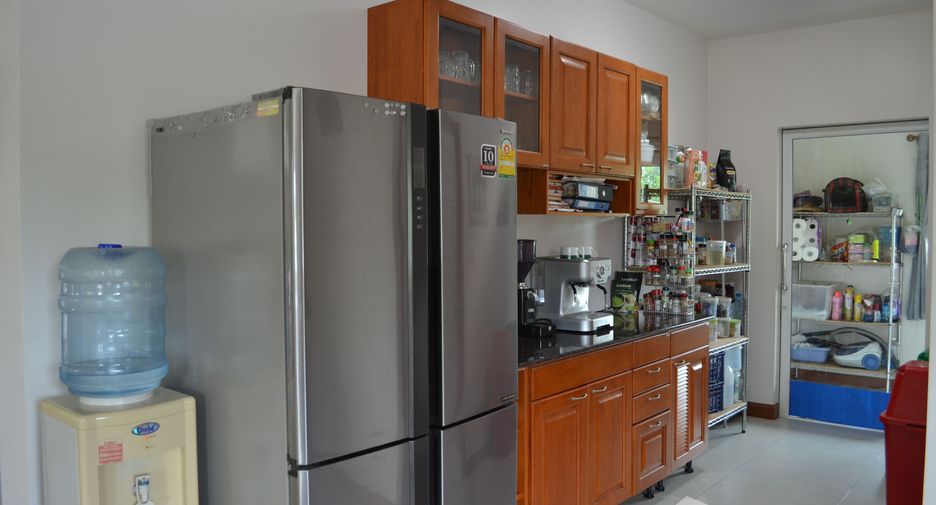 For sale 5 bedrooms house in Mueang Nakhon Pathom, Nakhon Pathom