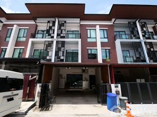 For sale 3 bedrooms townhouse in Prawet, Bangkok