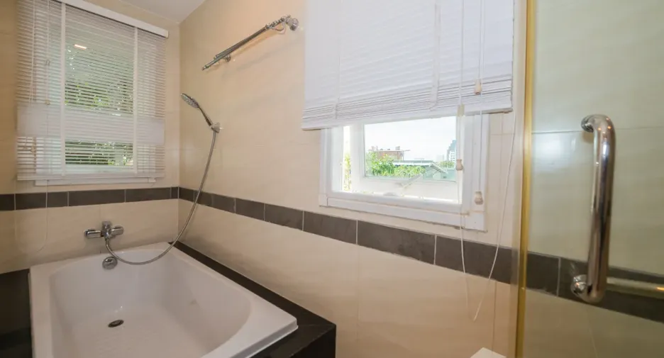 For rent 2 bedrooms condo in Bang Lamung, Chonburi