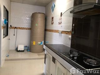 À vendre 3 chambres maison de ville à Bang Sao Thong, Samut Prakan
