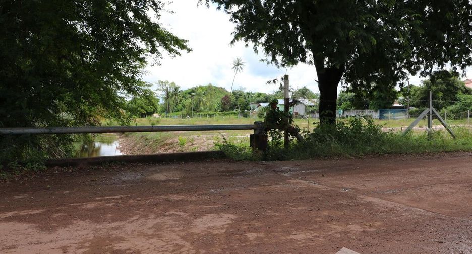 À vendre terrain à Mueang Udon Thani, Udon Thani