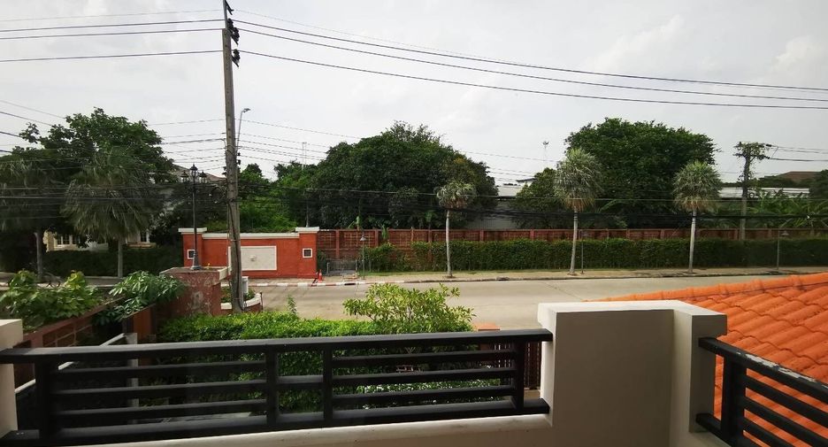 For sale 4 bedrooms house in Sai Mai, Bangkok
