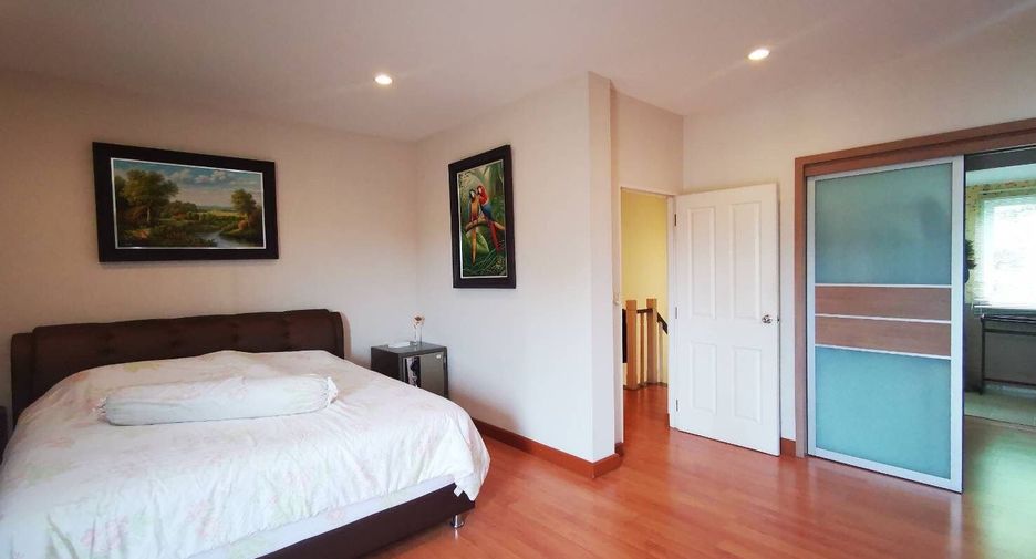 For sale 4 bedrooms house in Sai Mai, Bangkok
