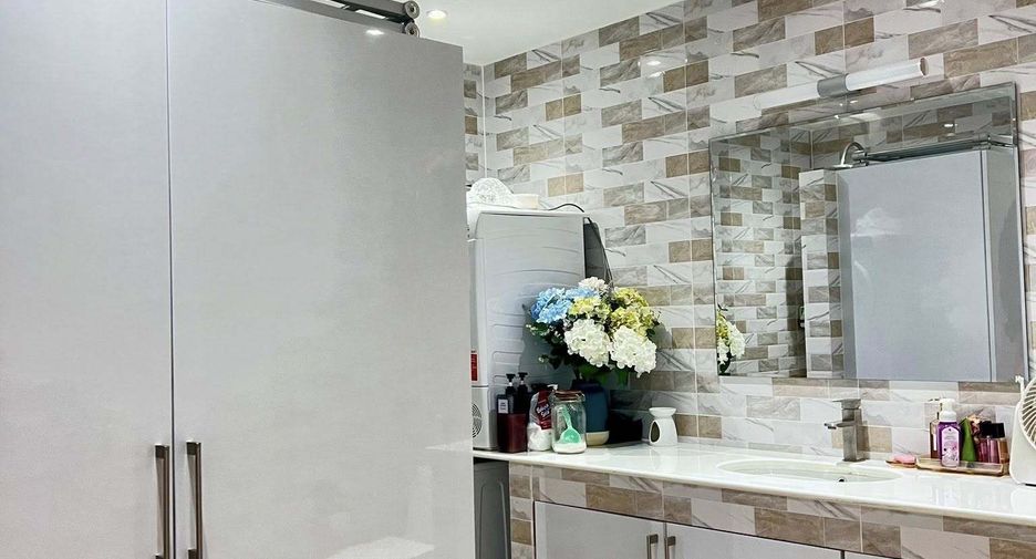 For sale 5 bedrooms house in Mueang Rayong, Rayong