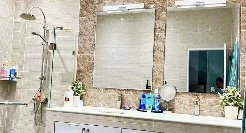For sale 5 bedrooms house in Mueang Rayong, Rayong