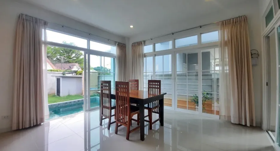 Villa en venta y en alquiler de 3 habitaciones en Mueang Phuket, Phuket