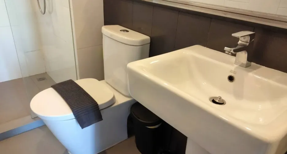 For sale 1 bed condo in Mueang Samut Prakan, Samut Prakan