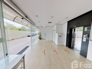 À vendre 4 chambres condo à Watthana, Bangkok