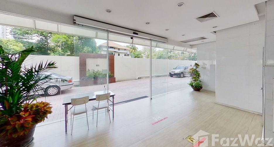 For sale 4 bedrooms condo in Watthana, Bangkok