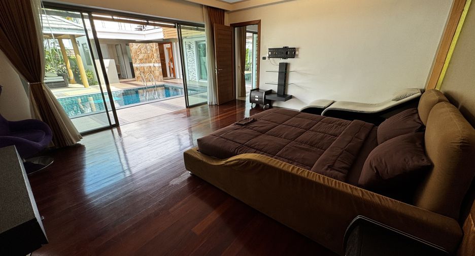 For sale 4 bedrooms villa in Mueang Phuket, Phuket