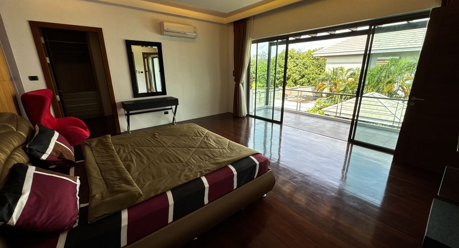 For sale 4 bedrooms villa in Mueang Phuket, Phuket