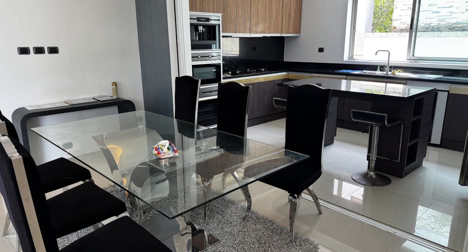 For sale 4 bedrooms villa in Mueang Phuket, Phuket