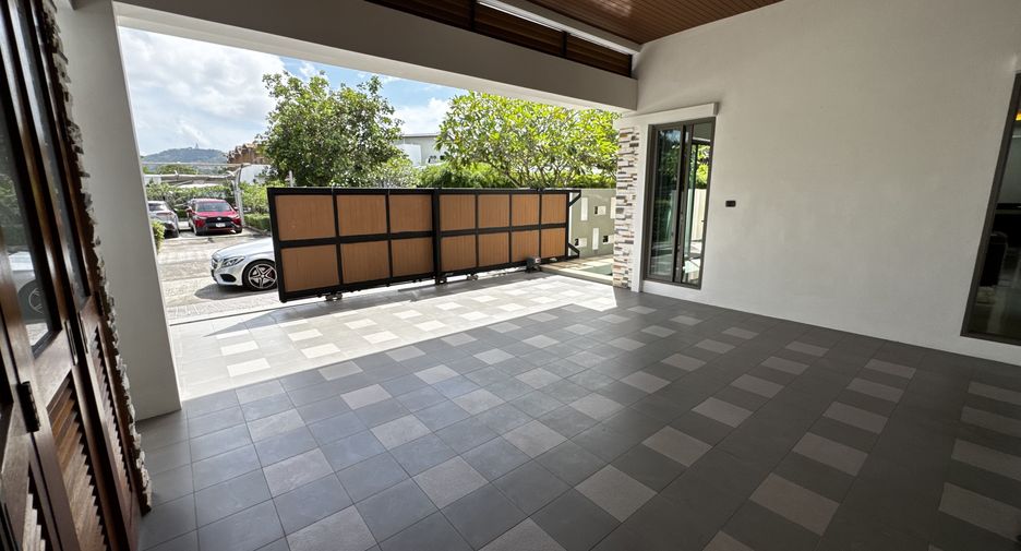 For sale 4 bedrooms villa in Mueang Phuket, Phuket