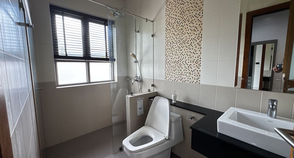 For sale 4 bedrooms villa in Mueang Phuket, Phuket