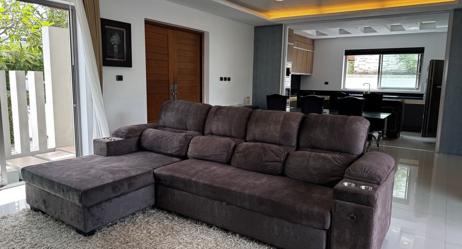 For sale 4 bedrooms villa in Mueang Phuket, Phuket