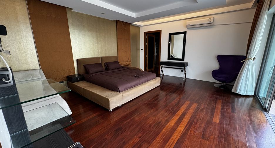 For sale 4 bedrooms villa in Mueang Phuket, Phuket