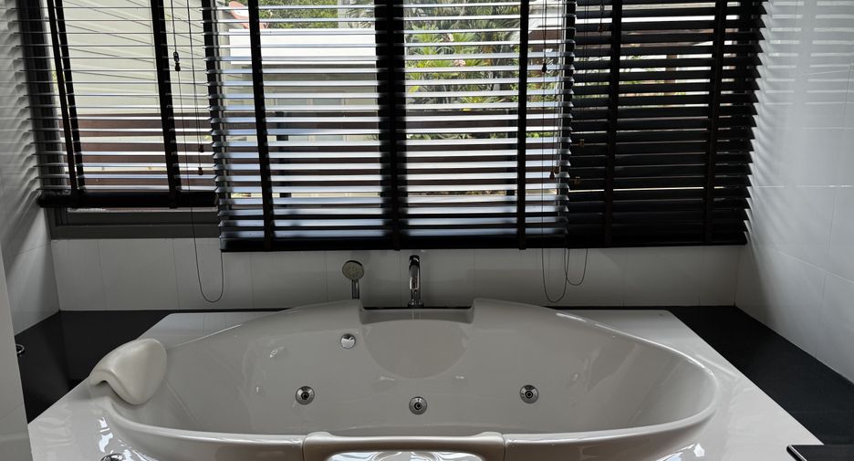 For sale 4 bedrooms villa in Mueang Phuket, Phuket