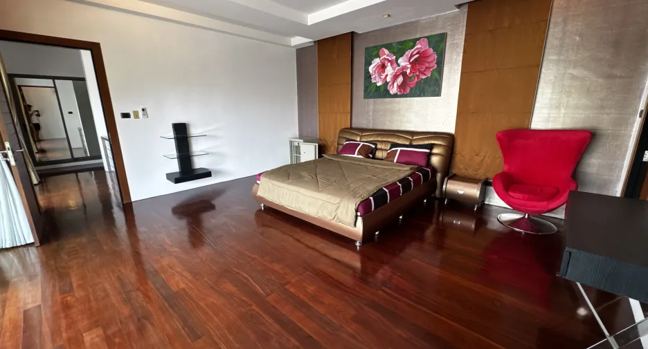 For sale 4 bedrooms villa in Mueang Phuket, Phuket