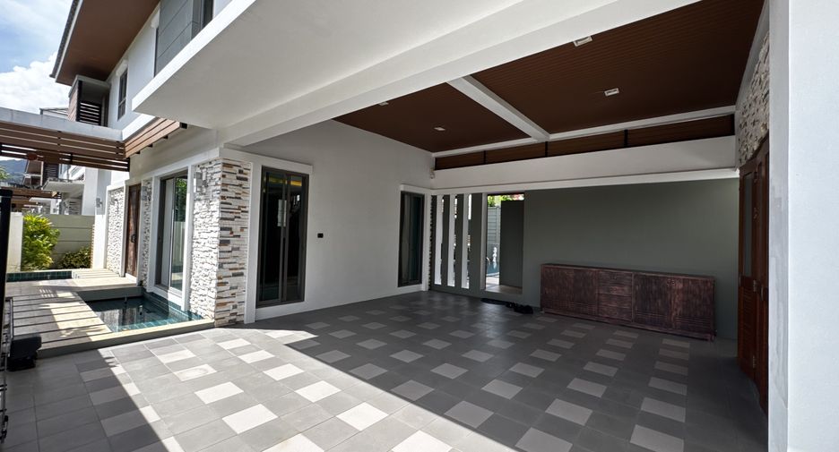 For sale 4 bedrooms villa in Mueang Phuket, Phuket