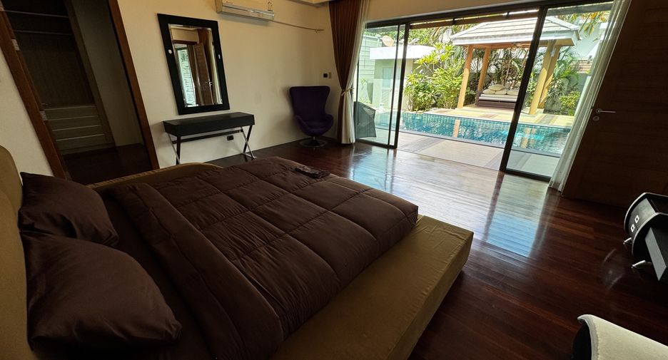 For sale 4 bedrooms villa in Mueang Phuket, Phuket