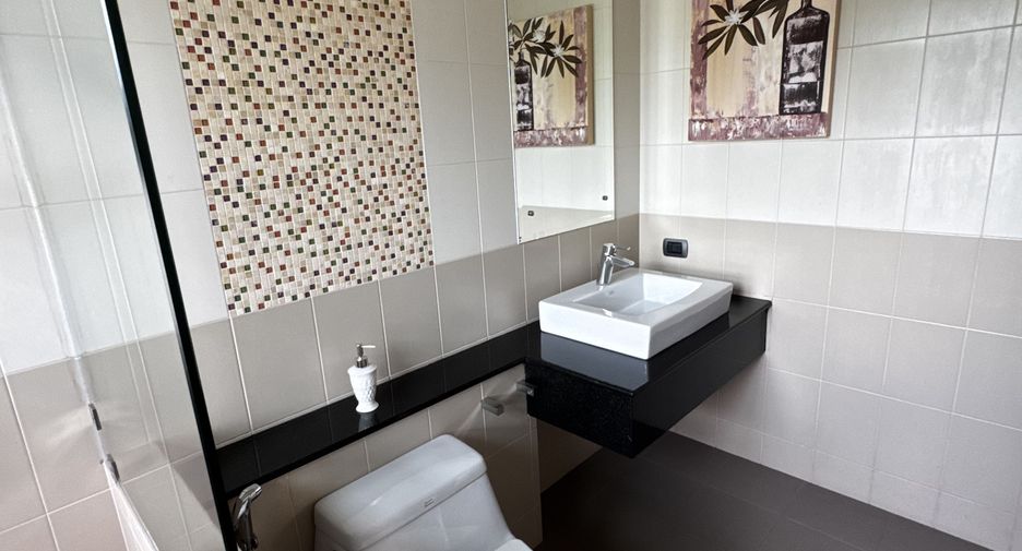 For sale 4 bedrooms villa in Mueang Phuket, Phuket