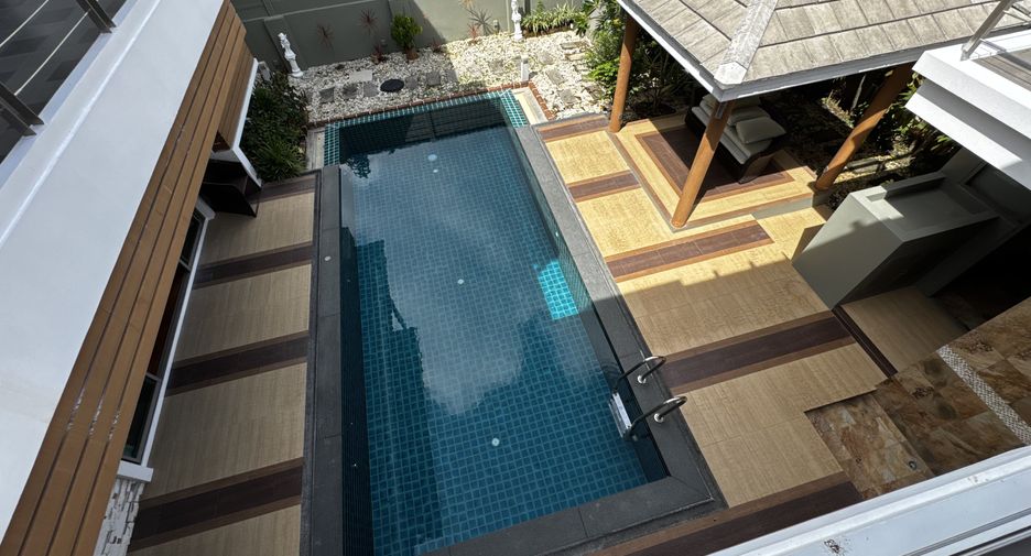 For sale 4 bedrooms villa in Mueang Phuket, Phuket