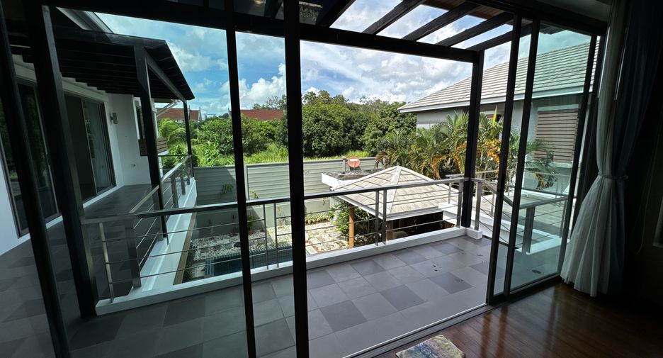 For sale 4 bedrooms villa in Mueang Phuket, Phuket