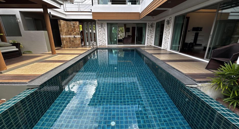 For sale 4 bedrooms villa in Mueang Phuket, Phuket