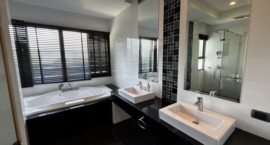 For sale 4 bedrooms villa in Mueang Phuket, Phuket